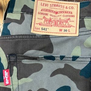 Levi's Men's Skinny Camo Jeans - Green & Black
